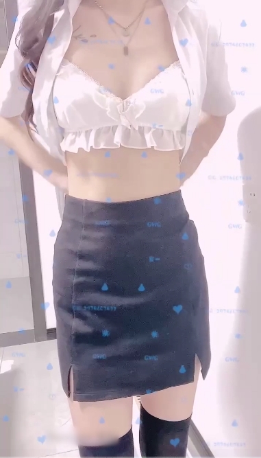 社保姬-艺校学生妹Jk黑丝制服荧光棒自玩