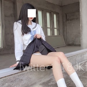 网红浮力姬《momo桃乃木圆》短暂复出的道具紫薇自拍