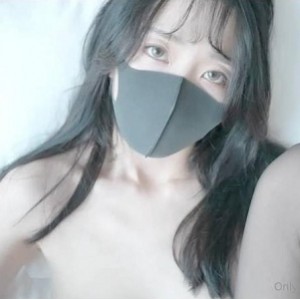 HongkongDoll-玩偶姐姐的最新私信短片，黑丝噼里啪啦