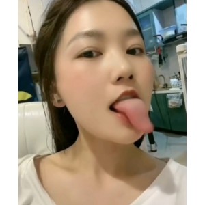 《快手网红小倩倩呀》舌头舞合集：13V+371MB百度云资源限时抢购！