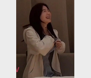 水润光滑的超甜学生妹，敏感温暖的美丽存在