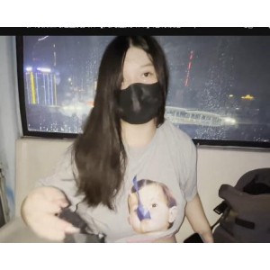 网红女神九儿定制摩天轮自拍视频，时长11分钟