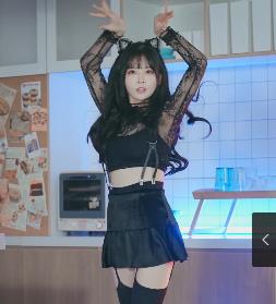 自制PMV哔哩哔哩劲爆舞蹈合集Kbj最新3V3.1G，活泼可爱猫步推荐