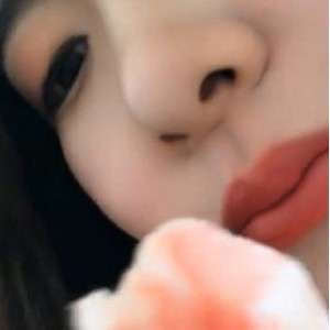 转载搬运玩铁女神性感黑色蕾丝互动合集1V490M，解压观看