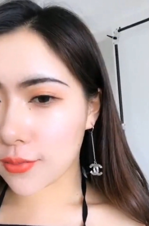 转载搬运玩铁女神性感黑色蕾丝互动合集1V490M，解压观看