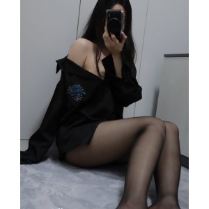 推特MomoYih三人游视频36部10.9G太诱人了