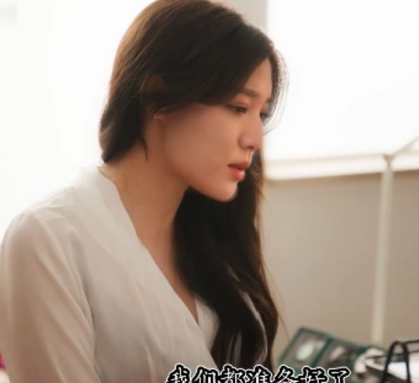 王楚然直播间AI换脸黑丝女销售1G典藏版