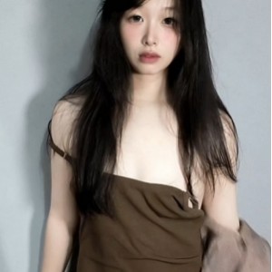 推特小绒ovo热舞视频合集13部3.1G太丰满了