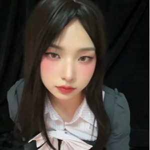 推特点赞小瑜TS优质珍藏5部1.5G