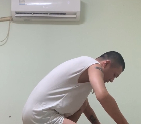 社区帅小伙约会美女视频合集3部4.5G太撩人