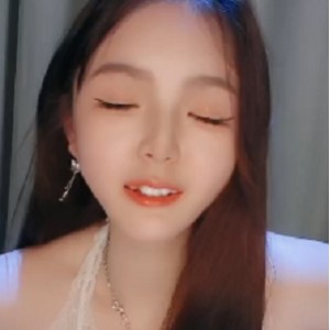 抖音小馋猫热舞私拍9部2G优质珍藏