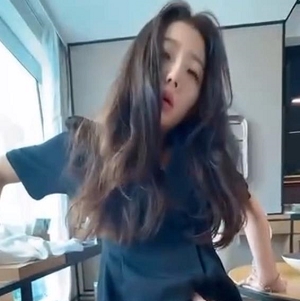 手机吃瓜张津瑜8V完整版450M这身材绝了