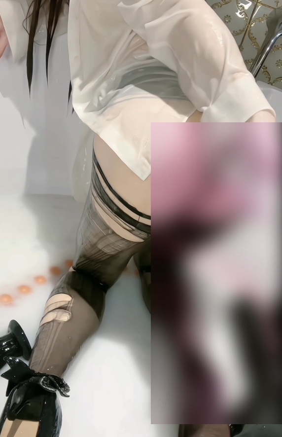 超上头三个橙子酱15.8G伪娘博主37部合集
